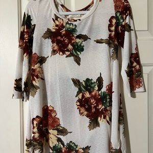 Woman’s Frumos top